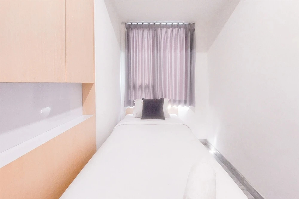 Homey And Good Place 2Br At Collins Boulevard Apartment