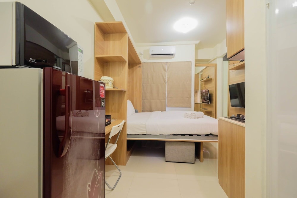 Modern Studio Apartment 26th on Top of Green Pramuka Mall