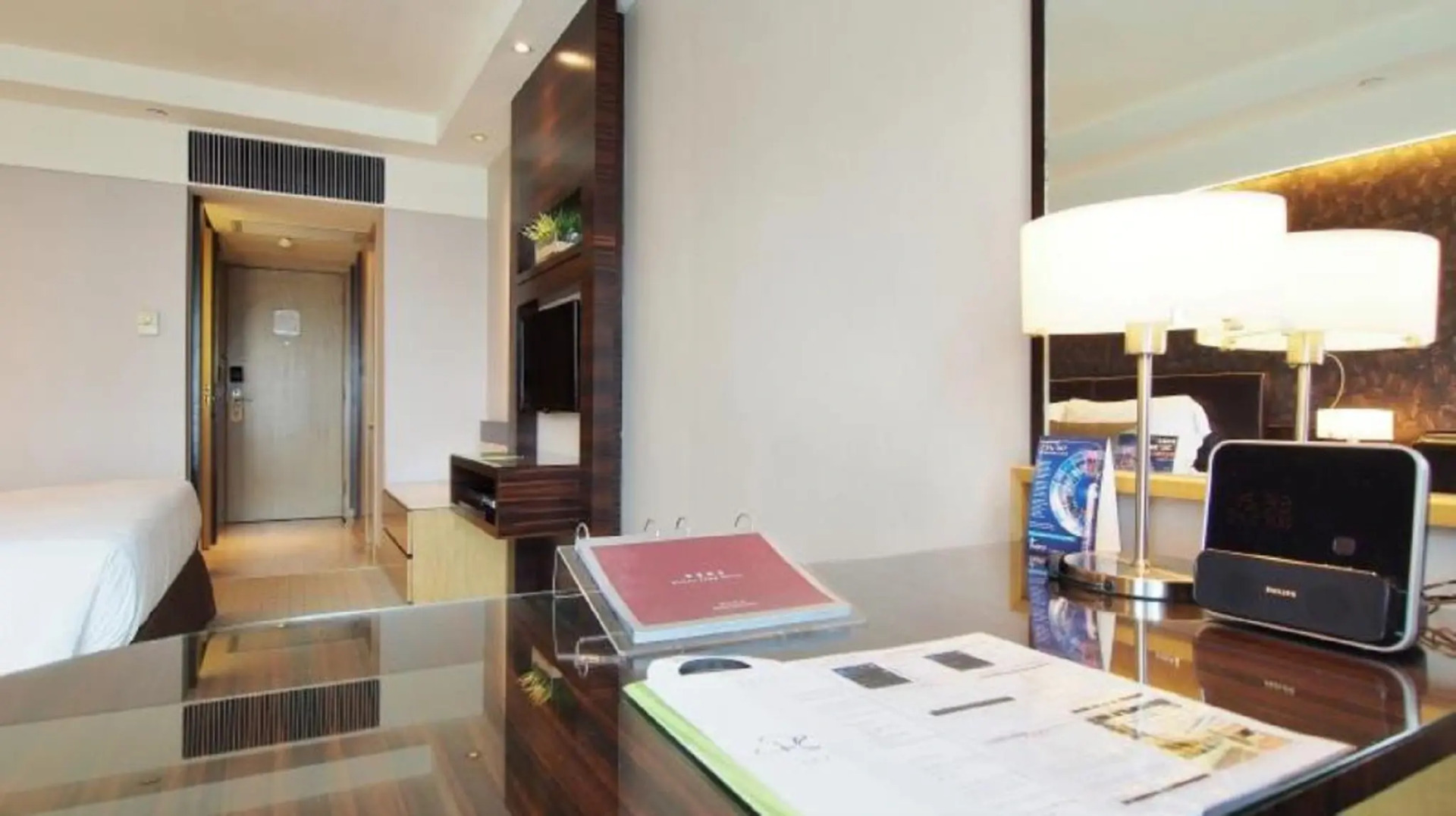 Photo - Royal Park Hotel