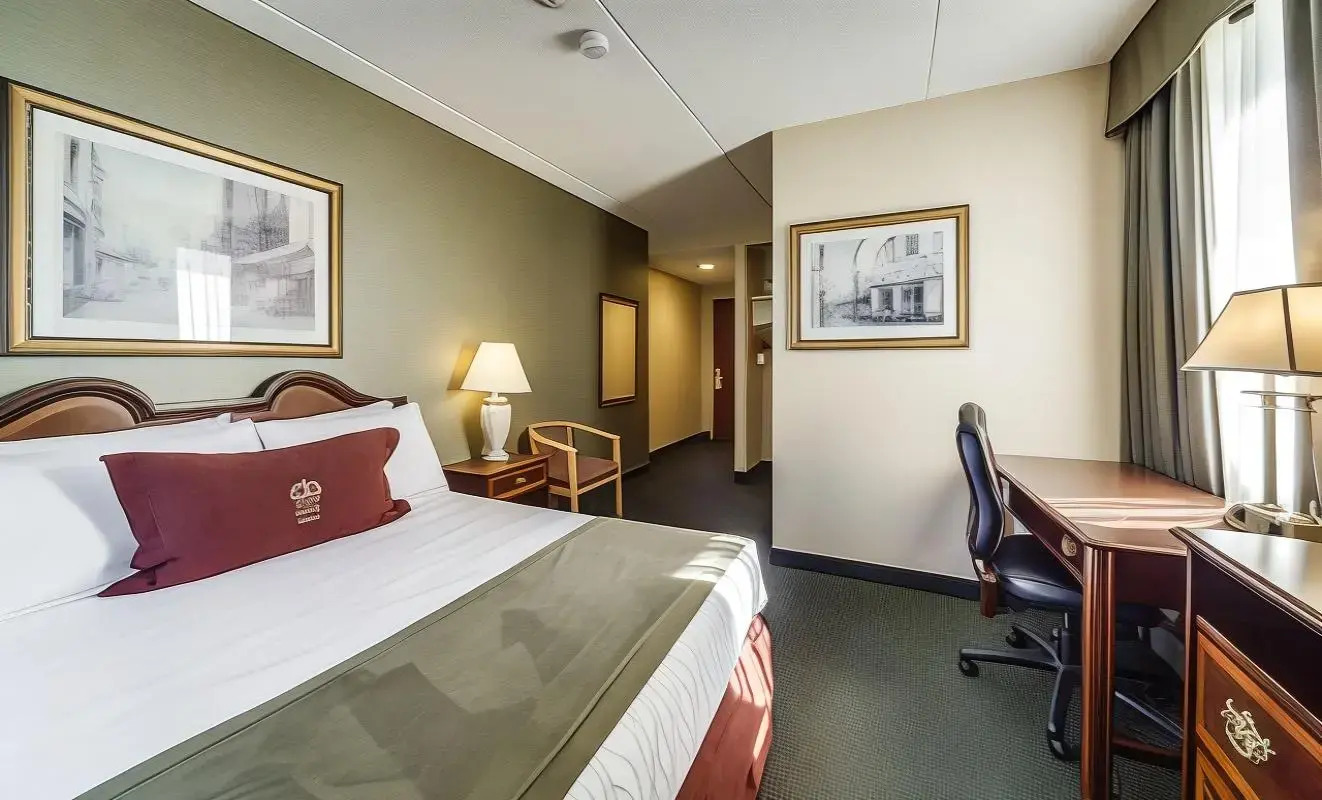 Foto - Monte Carlo Inn Airport Suites