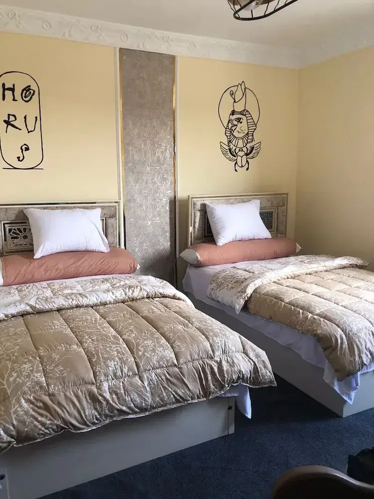 Foto - Sneferu Pyramids inn - Full Pyramids View