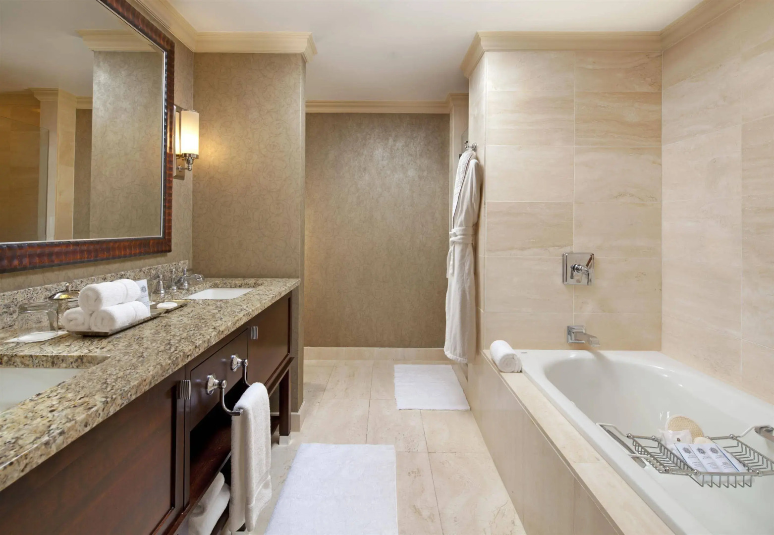 Photo - Houston Grand Hotel - River Oaks