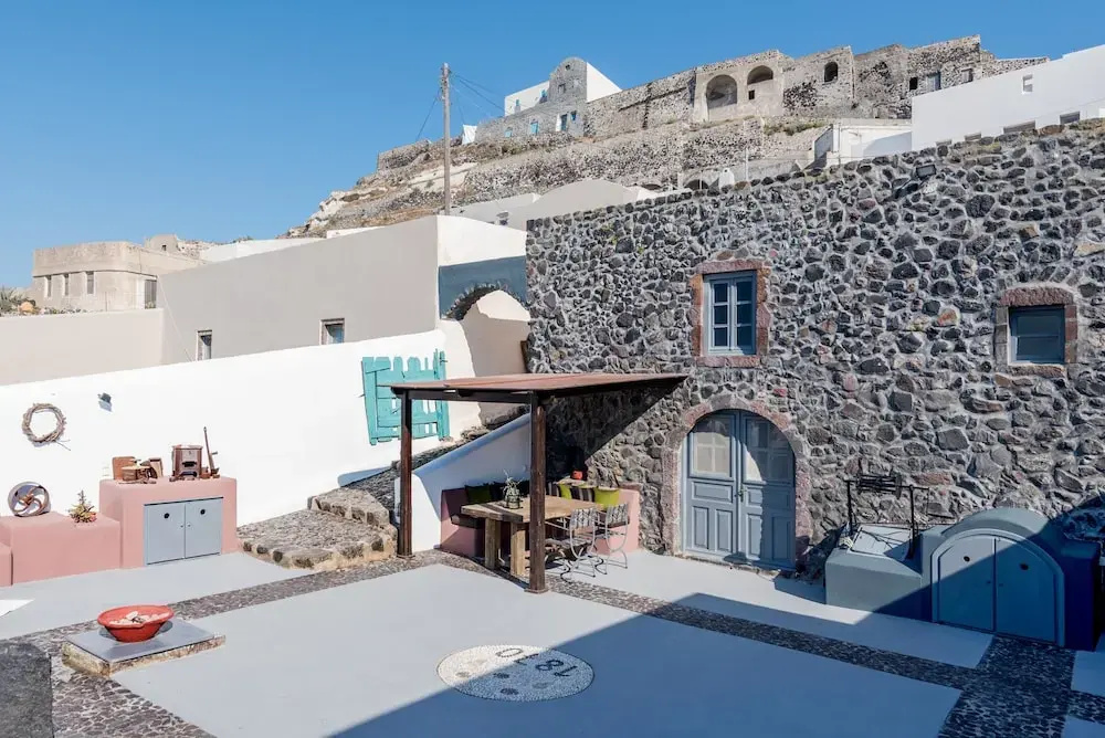 Foto - Phaos 1870, A restored Winery