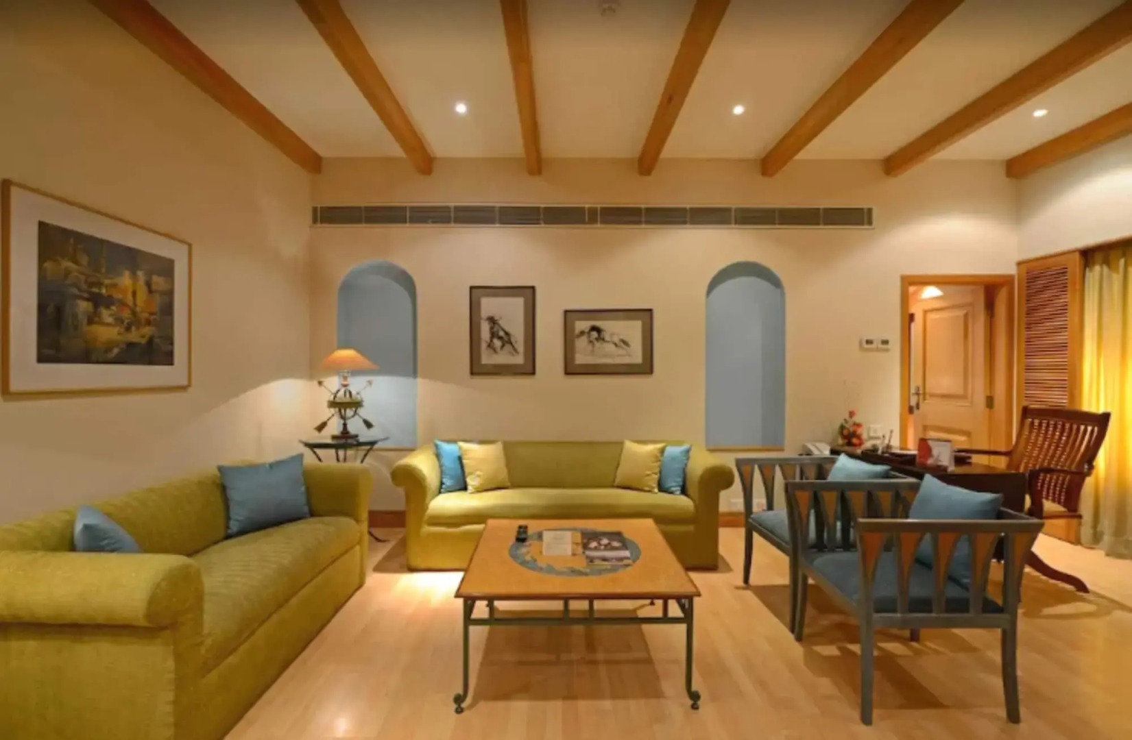 Photo - Sun-n-Sand Mumbai Juhu Beach