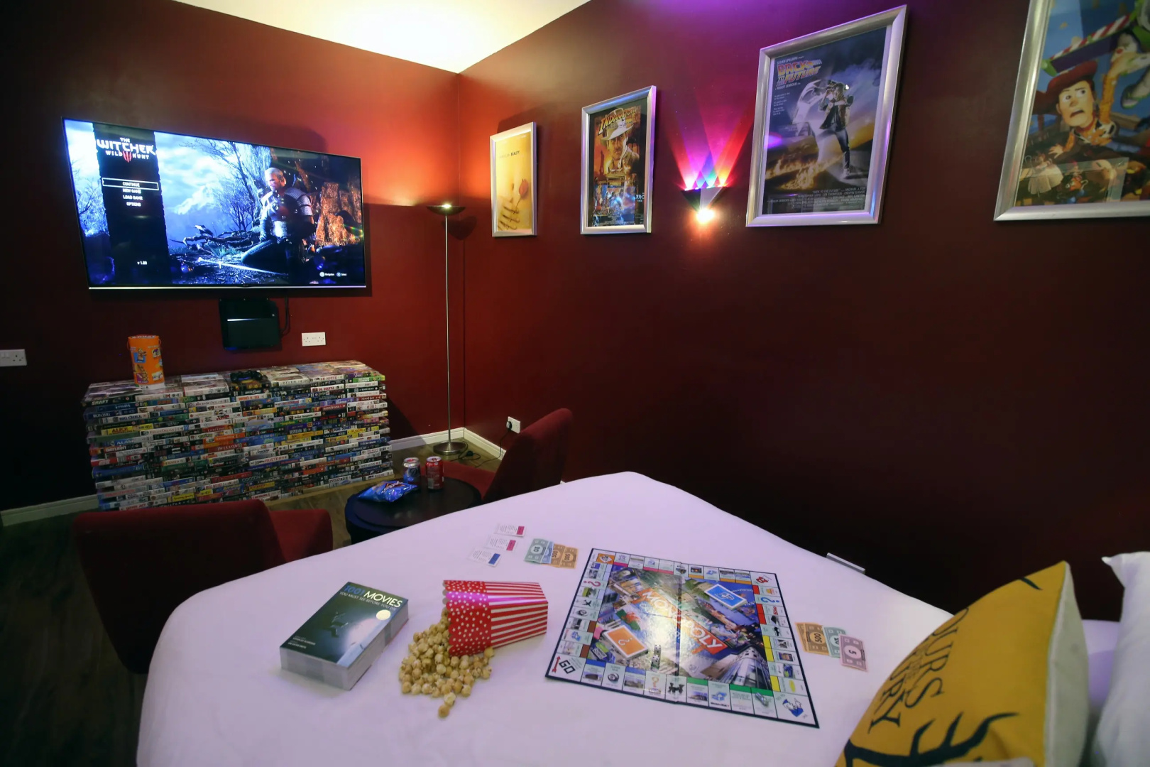 Photo - Royal Hotel Cardiff by Belvilla