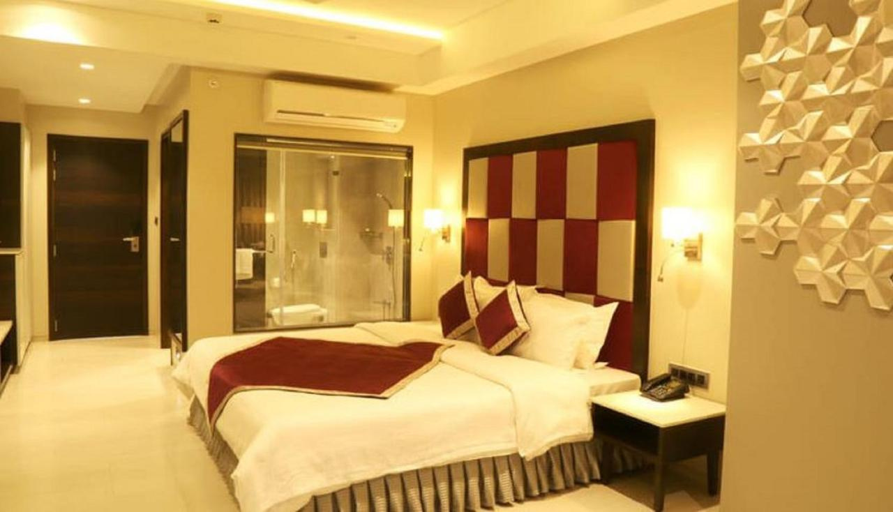 Photo - The Flora Grand