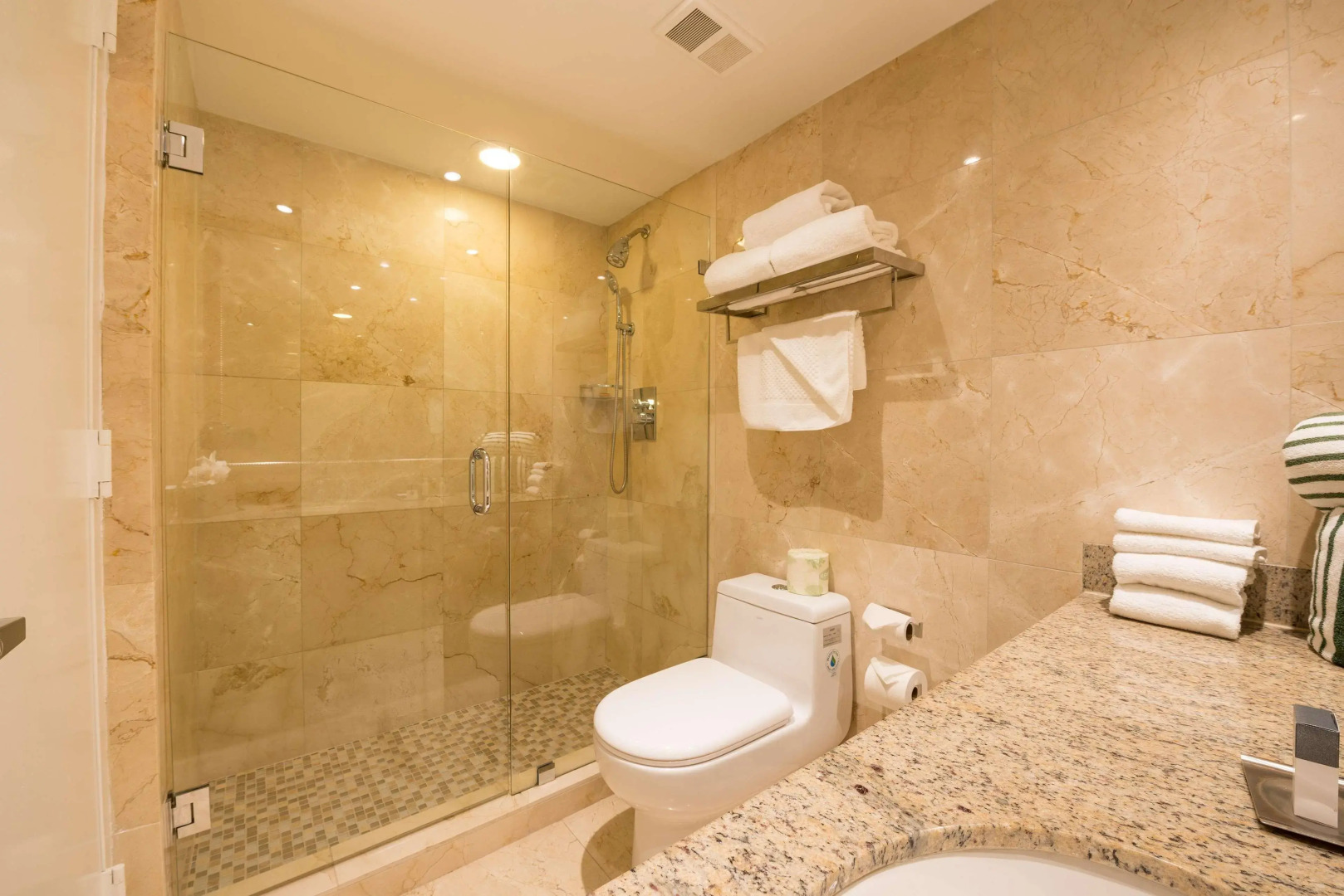 Photo - DoubleTree by Hilton Grand Hotel Biscayne Bay