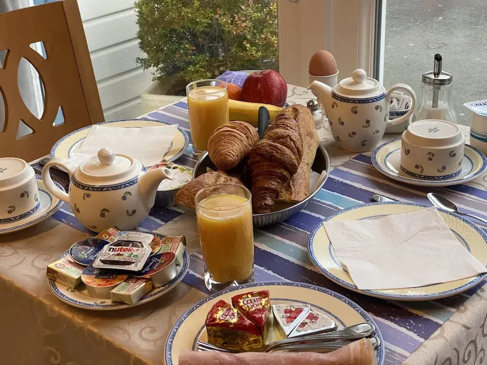 Foto - Contact hôtel - Hôtel Les Bleuets & SPA