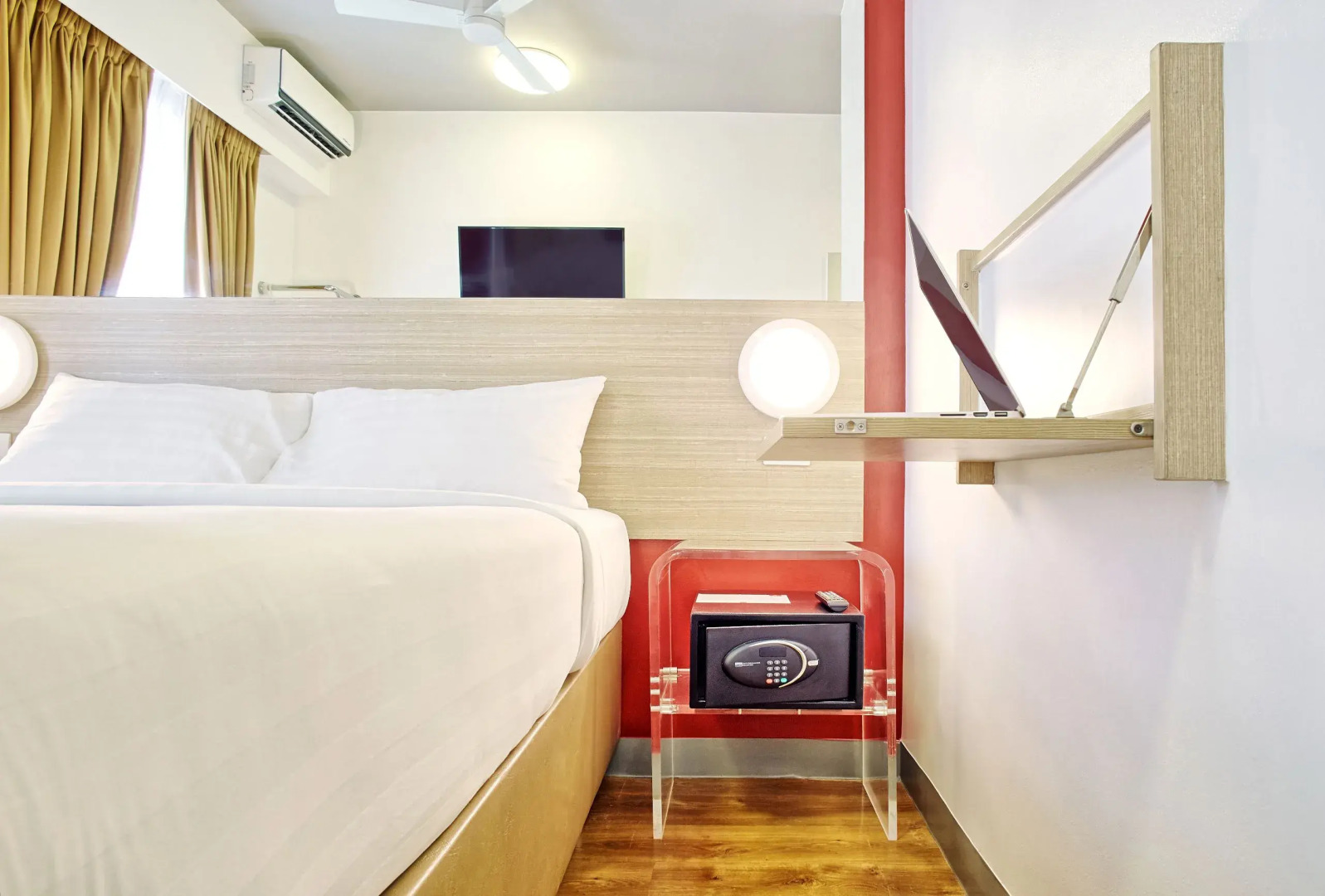 Foto - Red Planet Makati Amorsolo