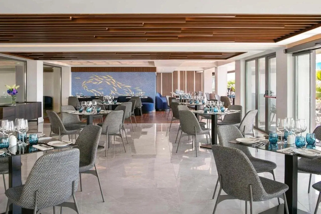 Photo - Mercure Larnaca Beach Resort