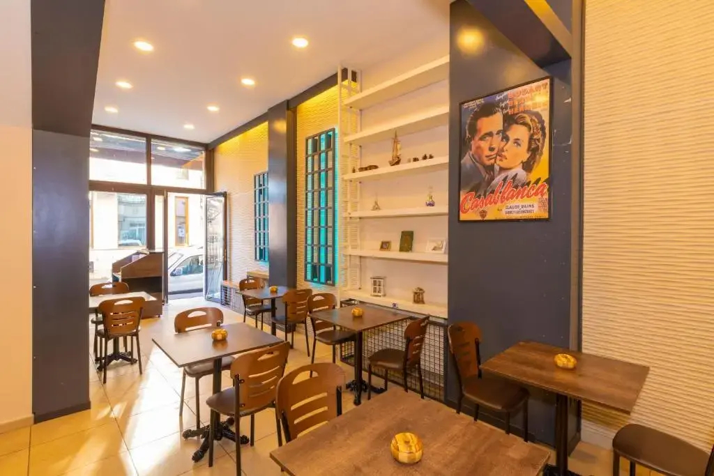 Photo - ivy hostel cafe