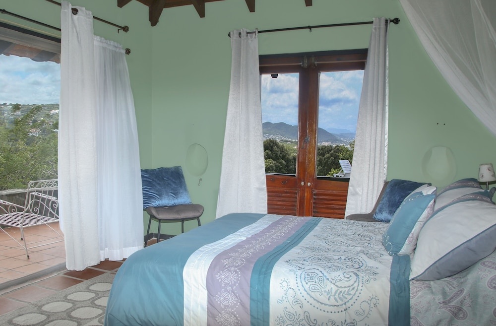 Calypso Court - Private 1 bedroom villa with pool 1 Villa by RedAwning