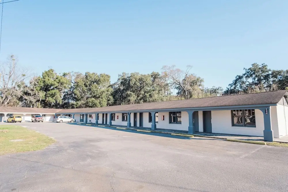 Photo - Thunderbird Motel