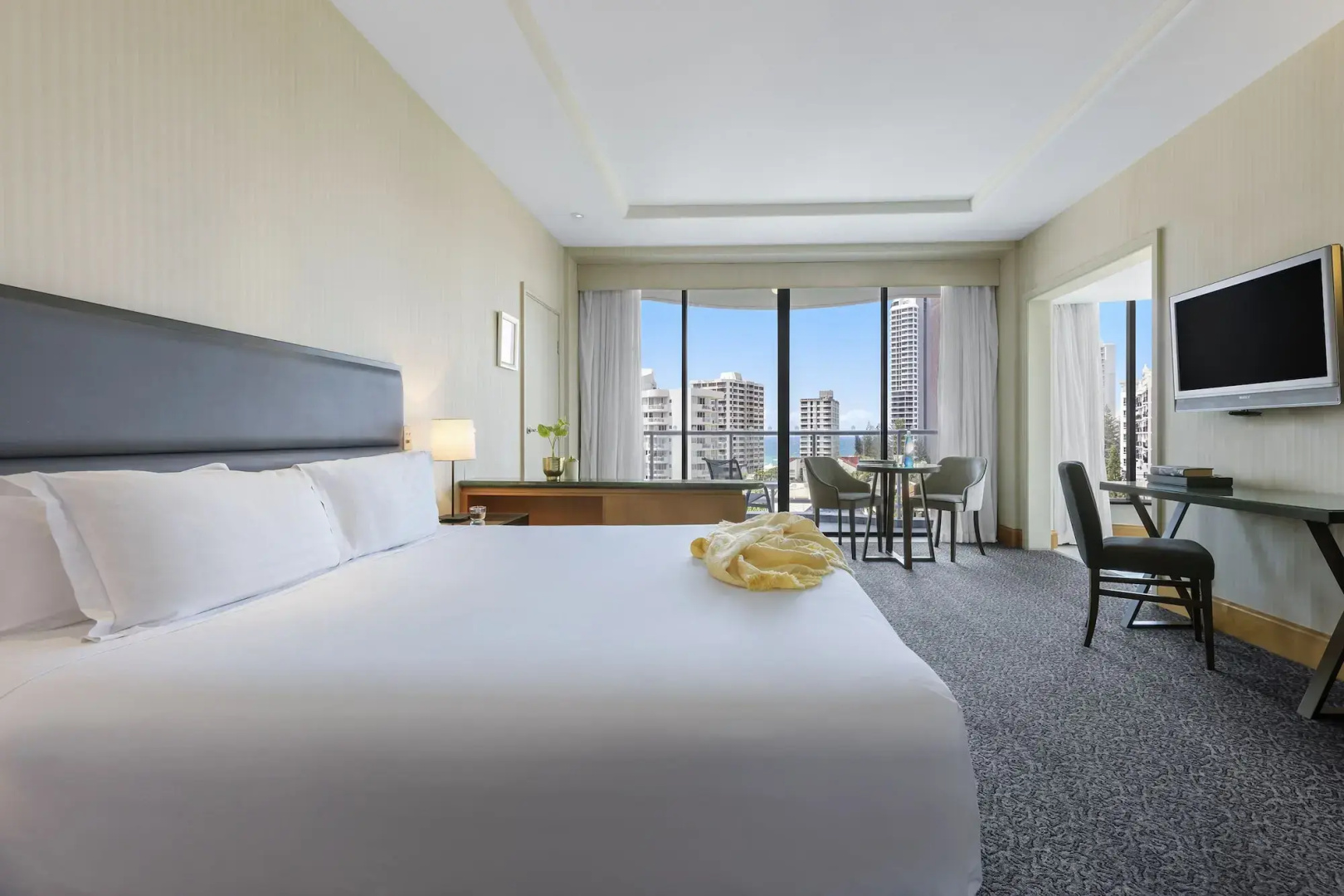 Photo - Oaks Gold Coast Hotel