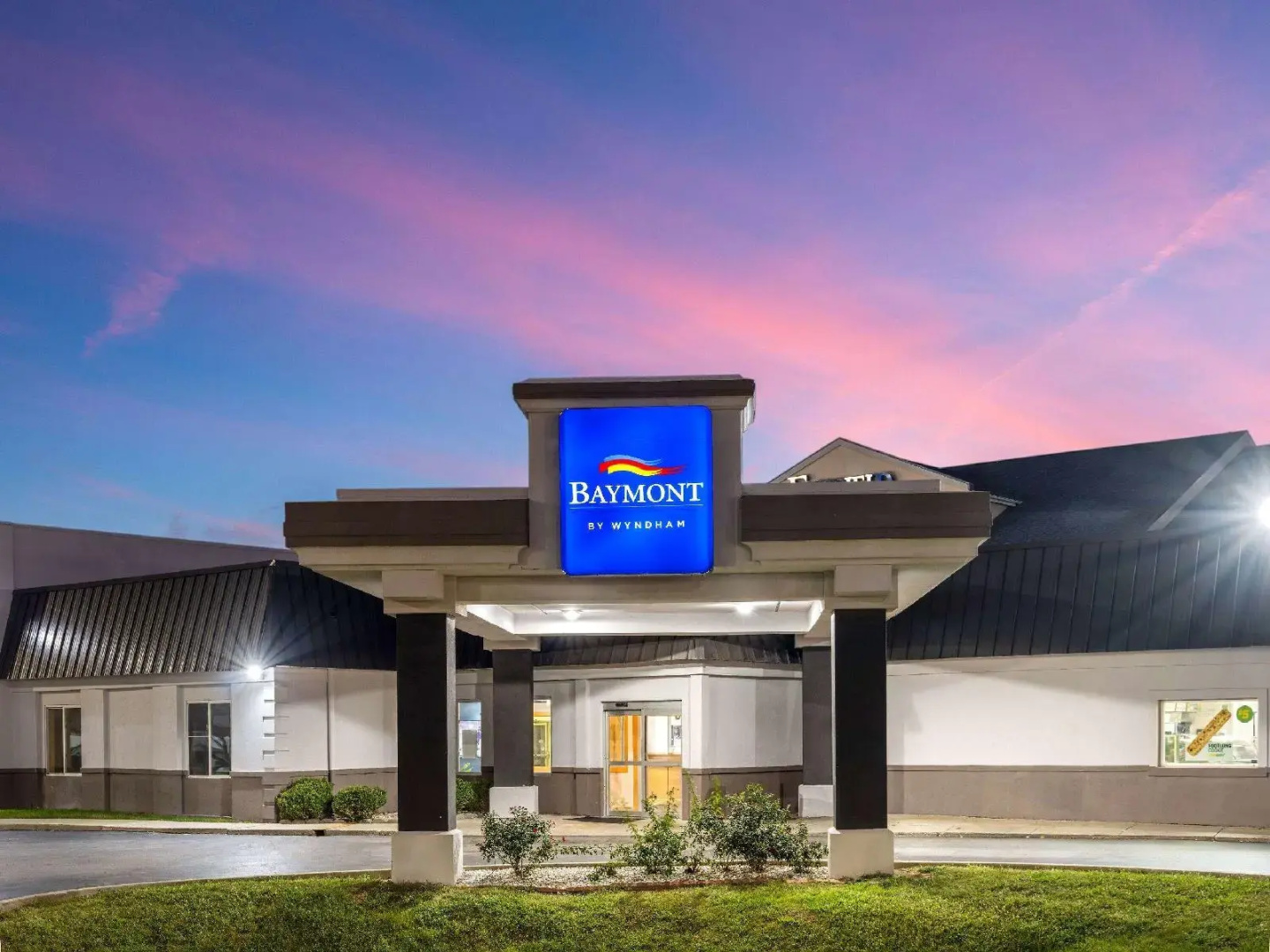 Photo - Baymont by Wyndham Indianapolis East