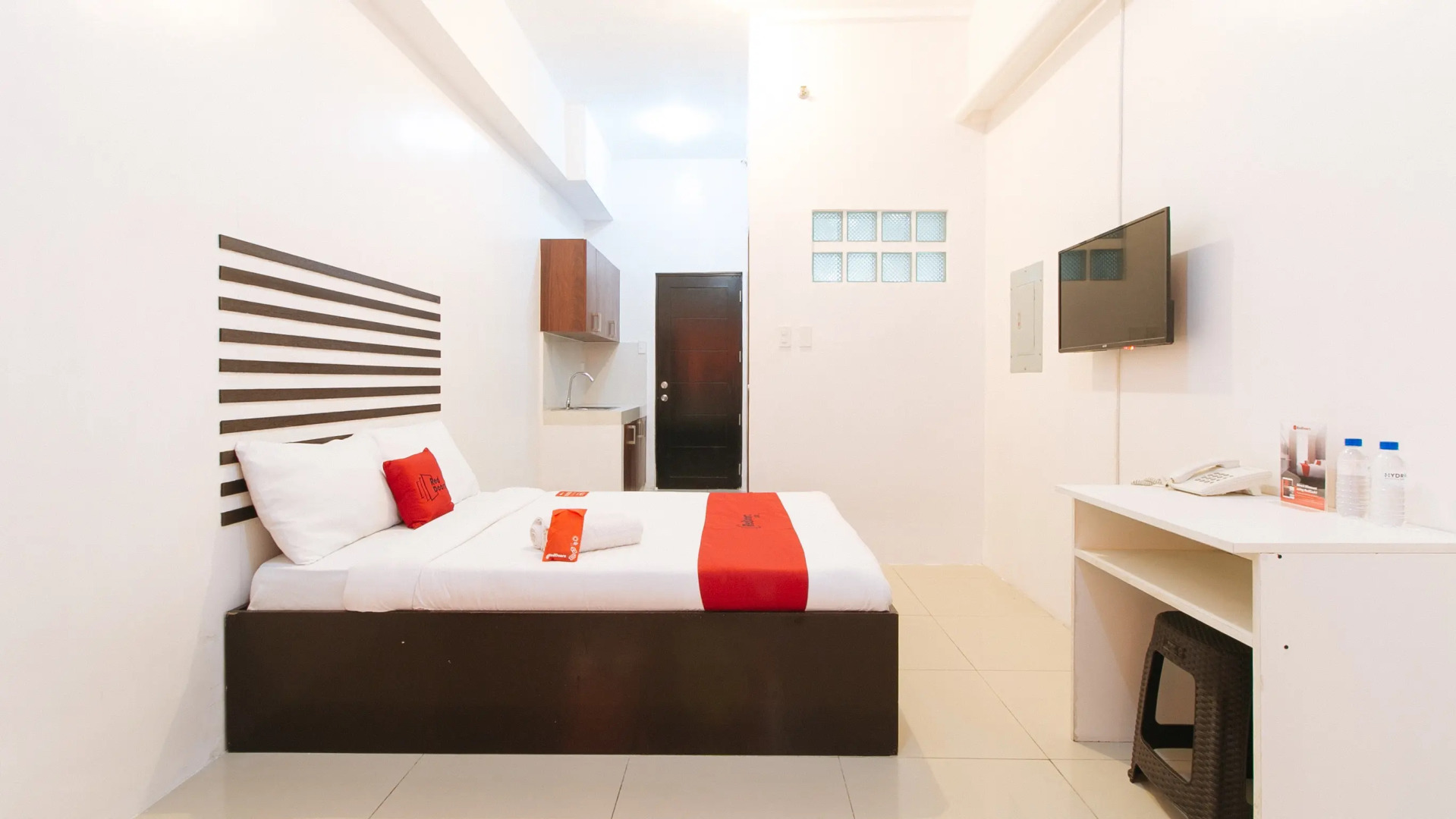 Foto - RedDoorz @ Jardin LRT Tayuman Manila