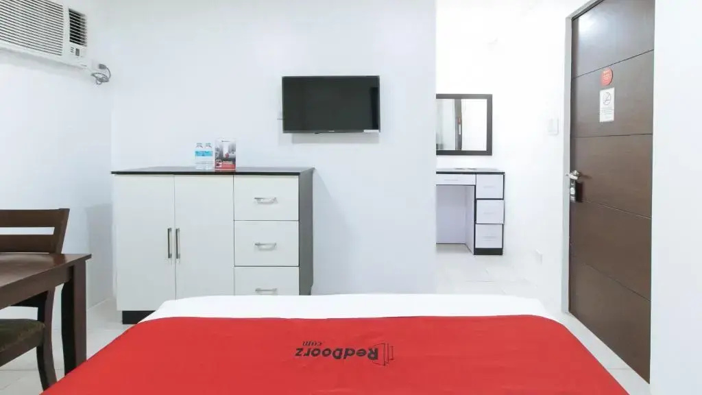 Foto - RedDoorz Plus at Evangelista Street Makati