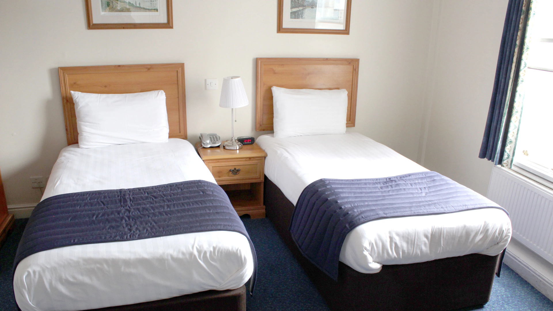 Photo - Discovery Inn - Leeds