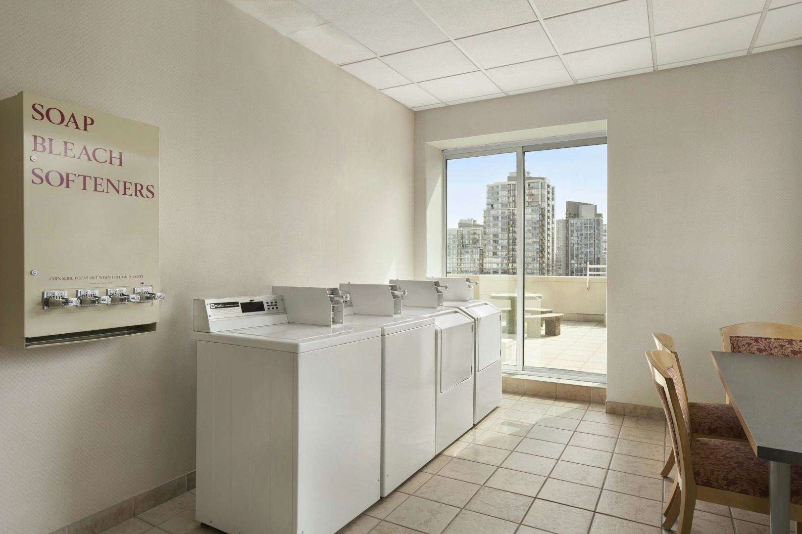 Photo - Hampton Inn and Suites by Hilton, Downtown Vancouver