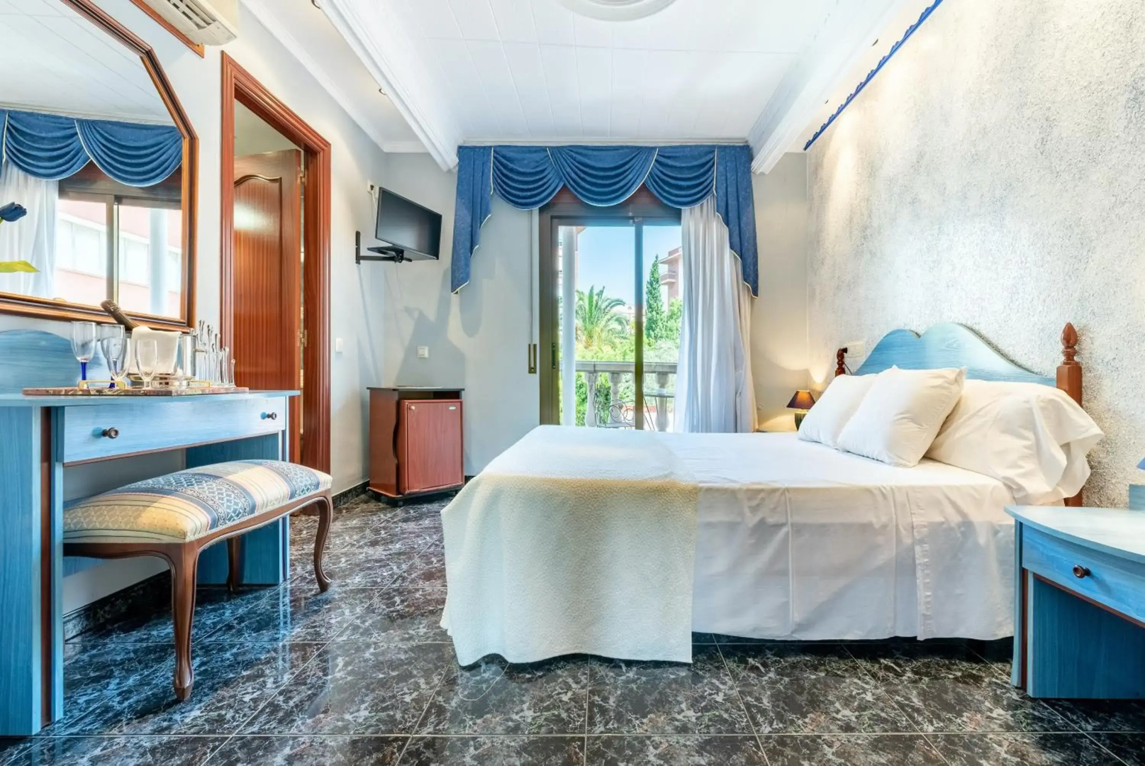 Photo - Hotel Canadá