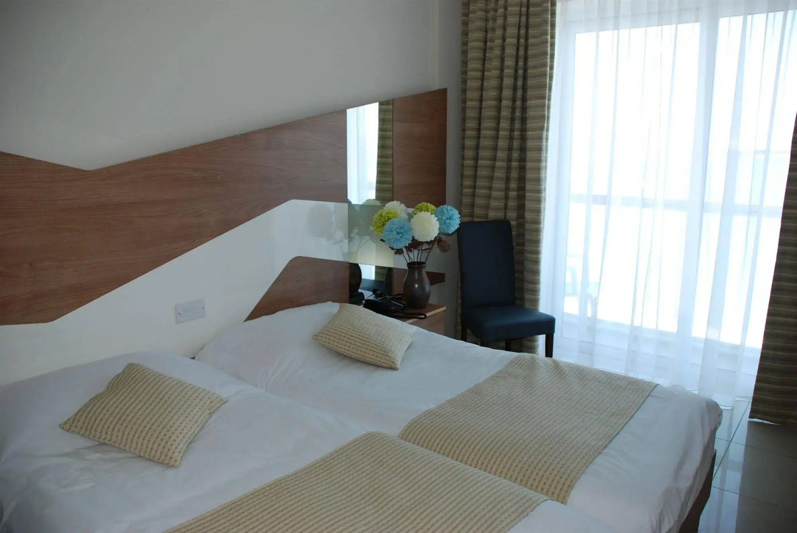 Foto - Water's Edge Hotel