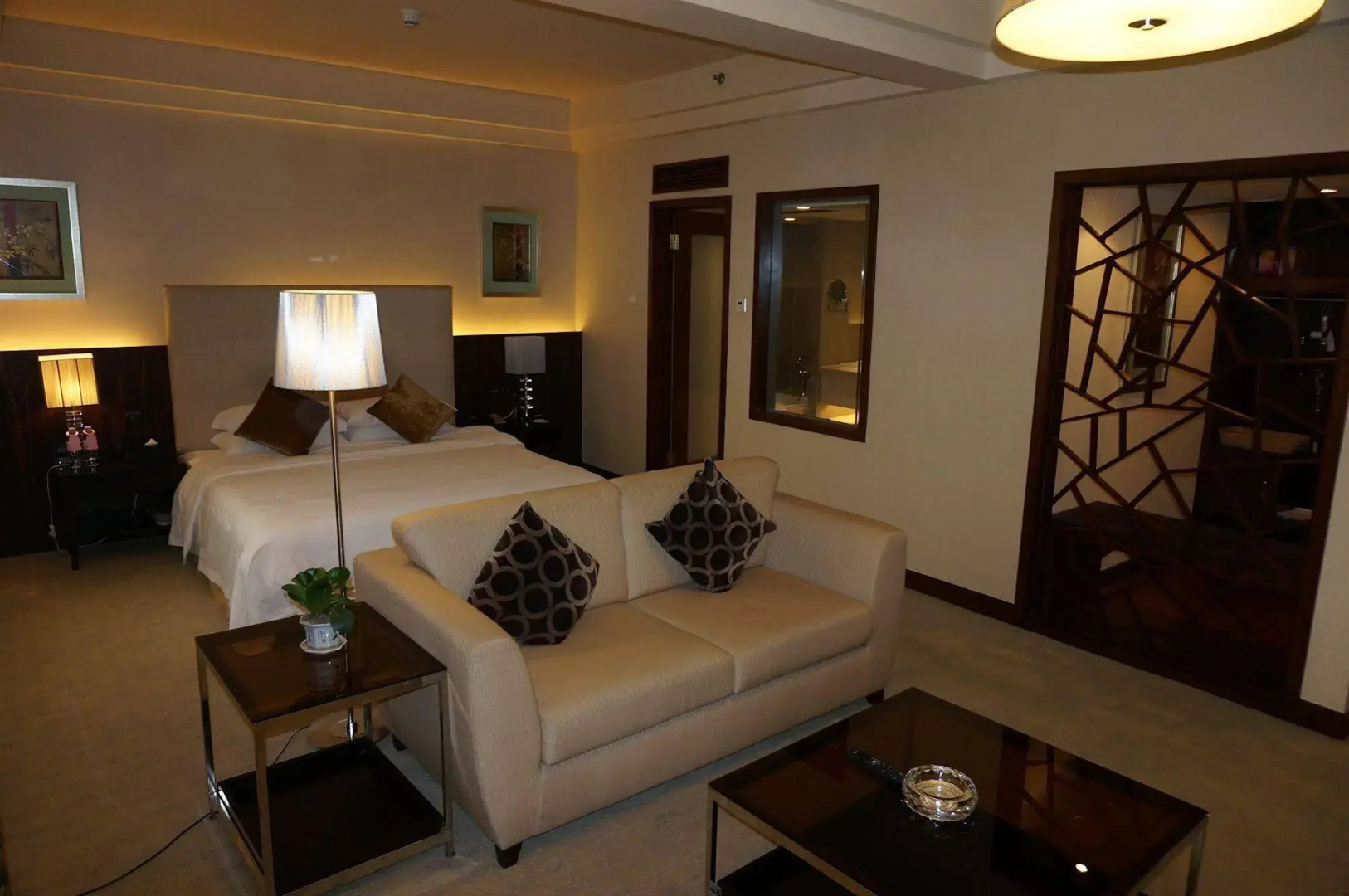 Photo - Imperial Traders Elong Hotel