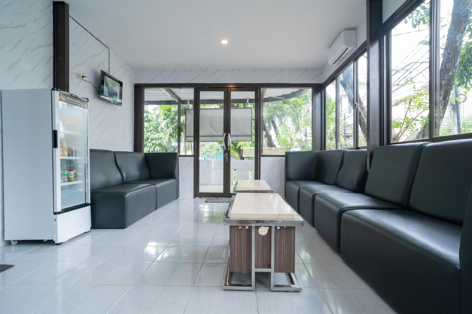 Foto - RedDoorz Plus near ITC Cempaka Mas 2