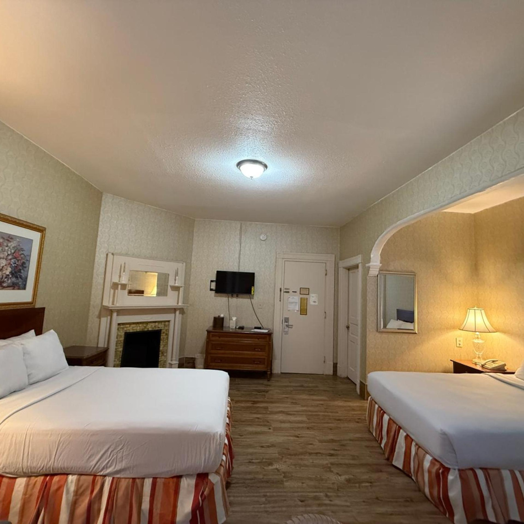 Photo - Windsor Inn Hotel