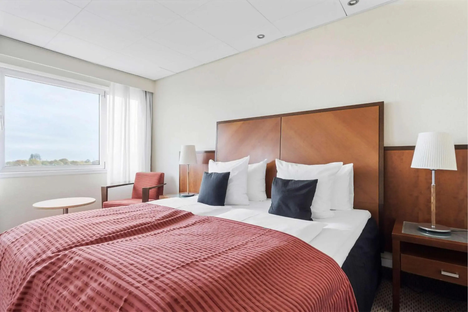 Photo - Best Western Plus Airport Hotel