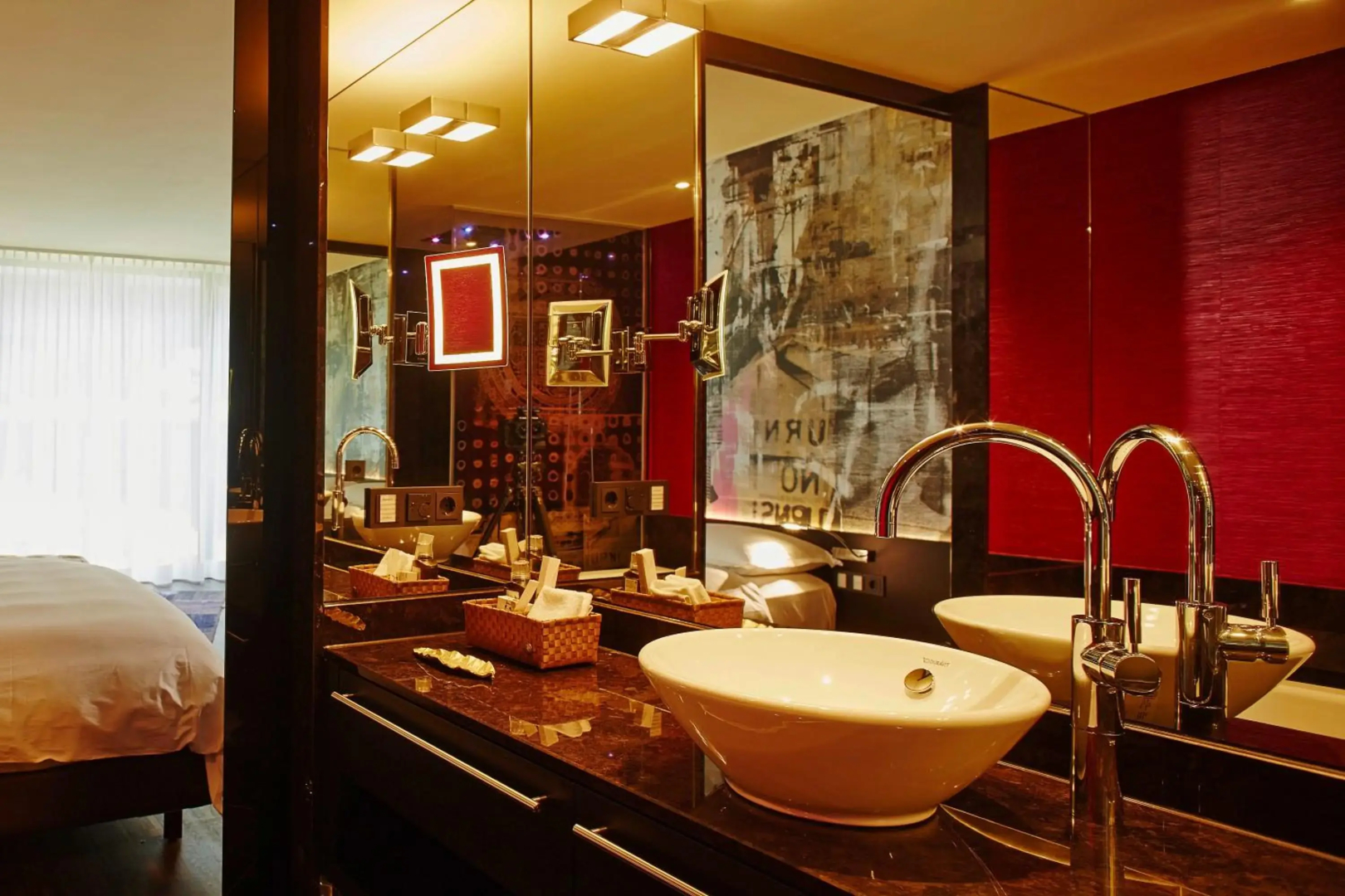 Photo - Savoy Hotel