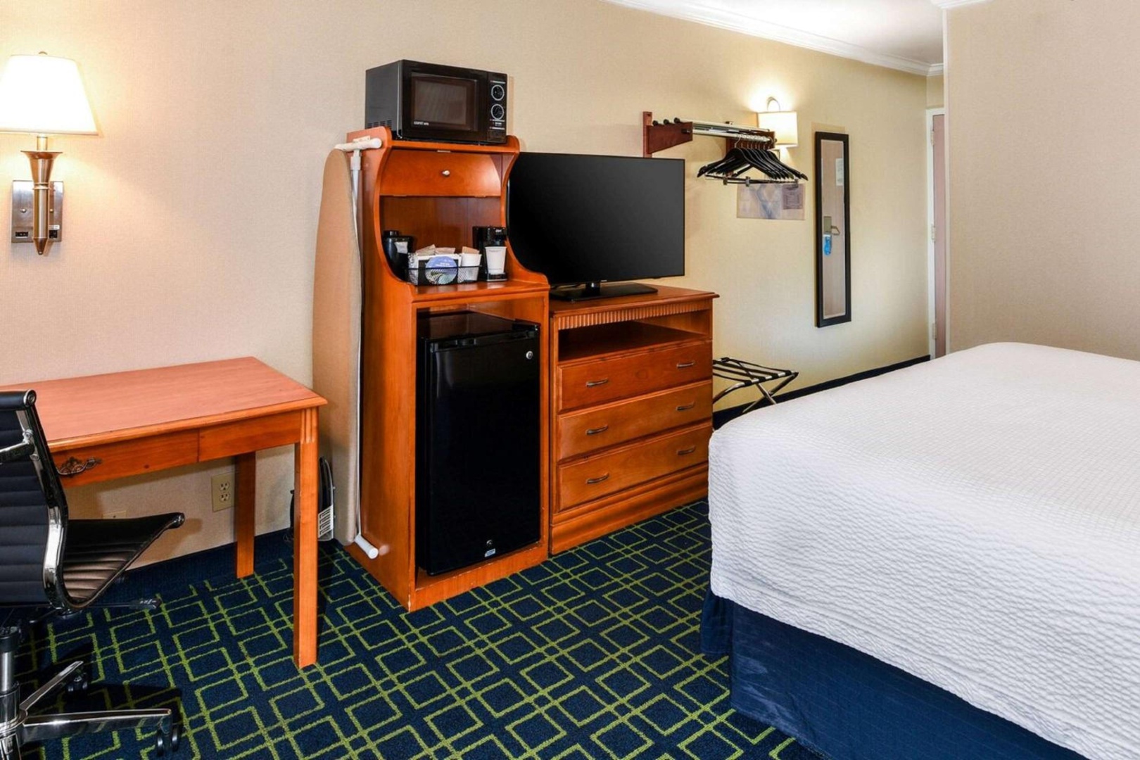 Foto - SureStay Hotel by Best Western Ontario Airport