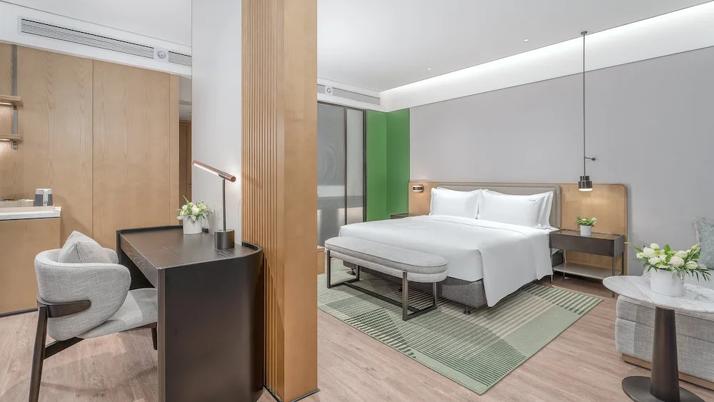 Holiday Inn Wuhan Houguan Lake by IHG