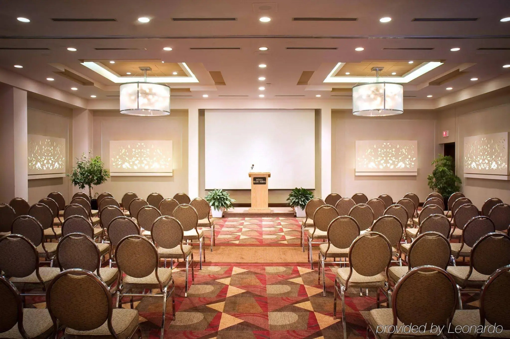 Photo - Hotel Ruby Foo's