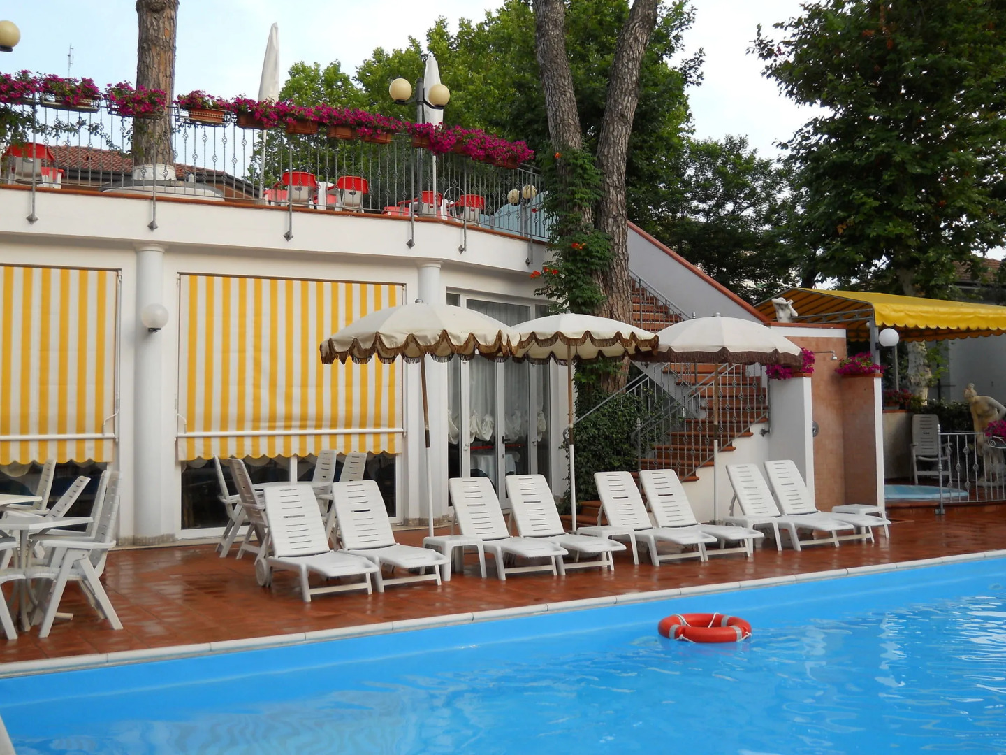 Photo - Hotel Villa dei Fiori - sul mare con piscina