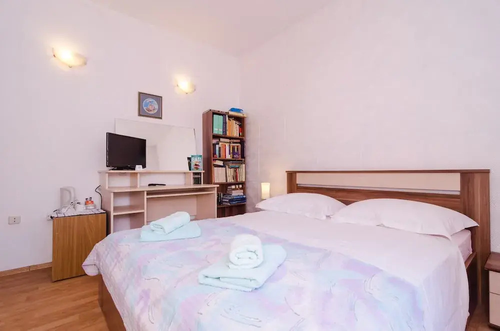 Photo - Leo's Room
