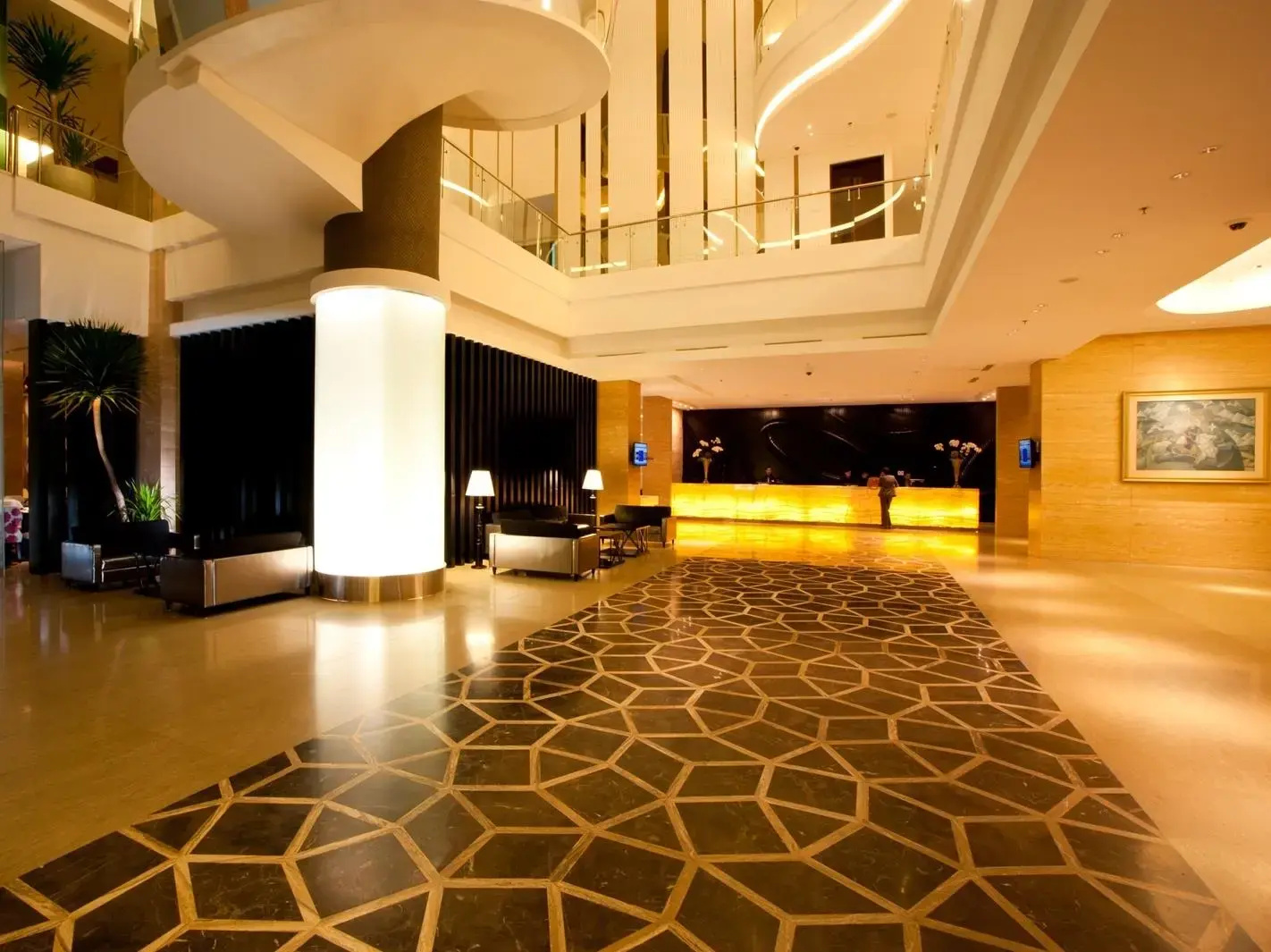 Photo - JS Luwansa Hotel and Convention Center