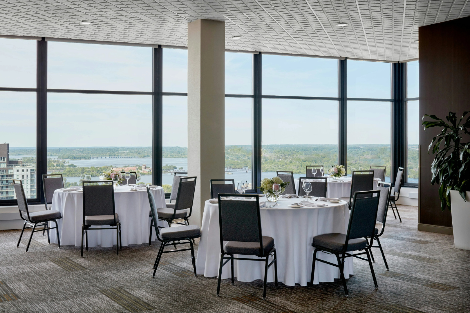 Photo - Delta Hotels by Marriott Ottawa City Centre