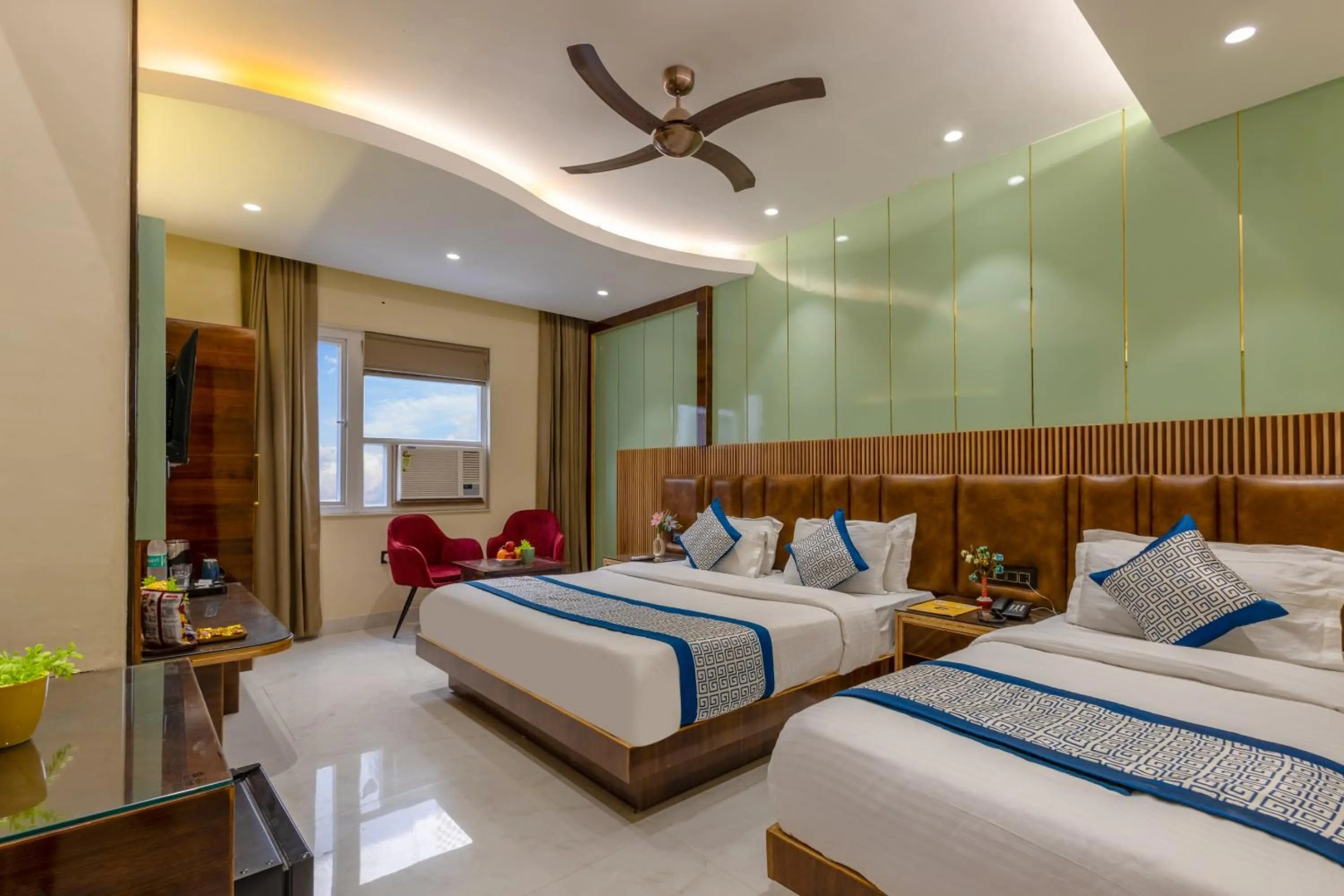 Photo - Hotel Vanson Villa, City Centre - With Free Airport & Train Station Pickup