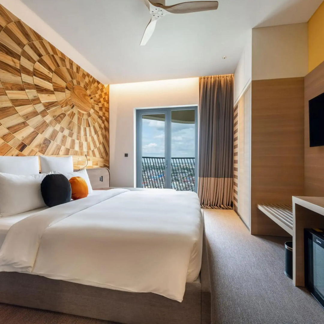Photo - SUN & MOON, Riverside Hotel