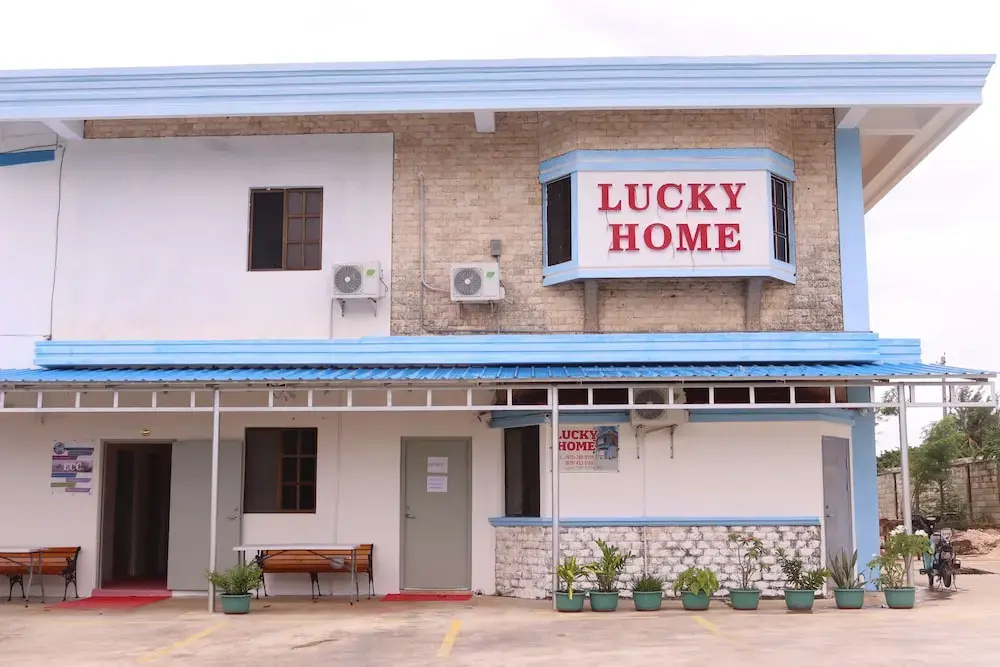 Lucky Home Hotel and Apartment — фото 1