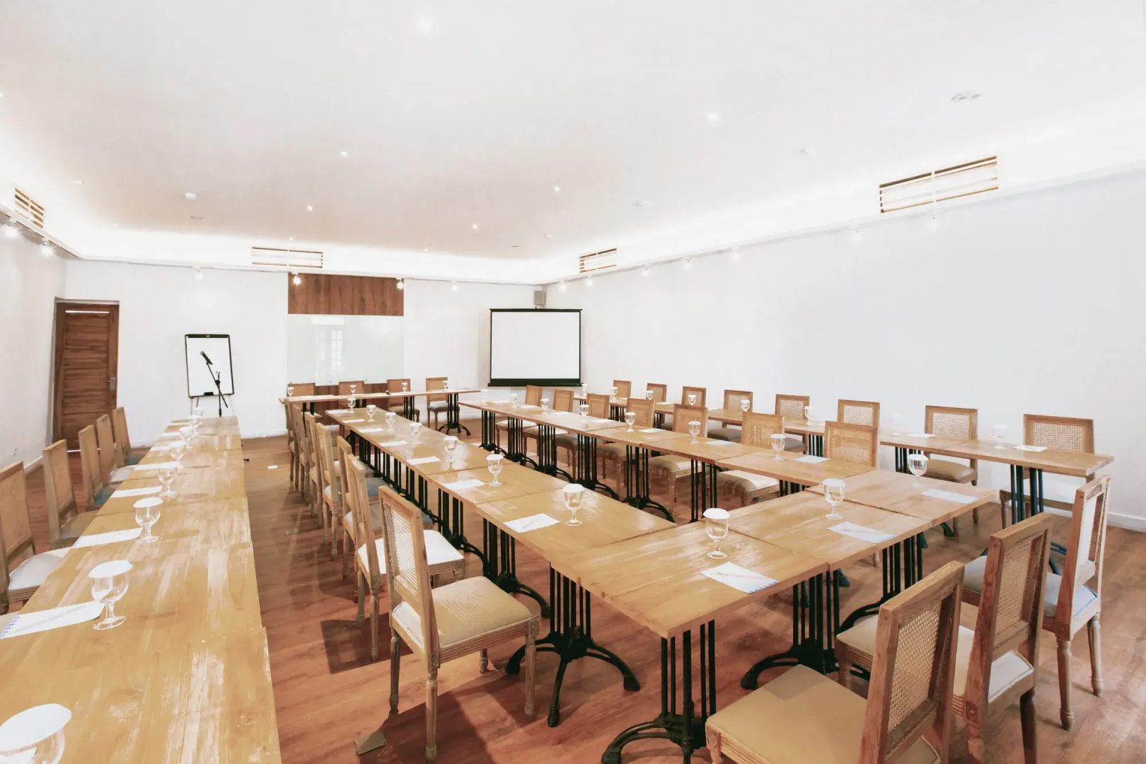 Photo - Adhisthana Hotel