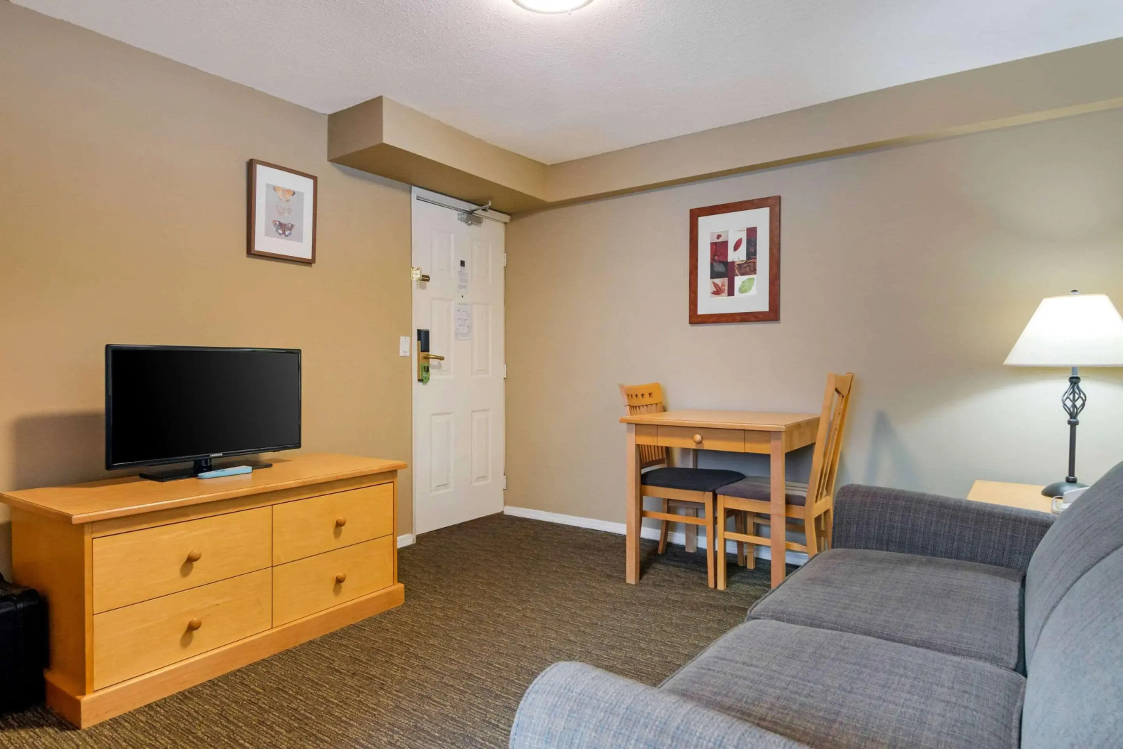 Photo - Econo Lodge Inn & Suites