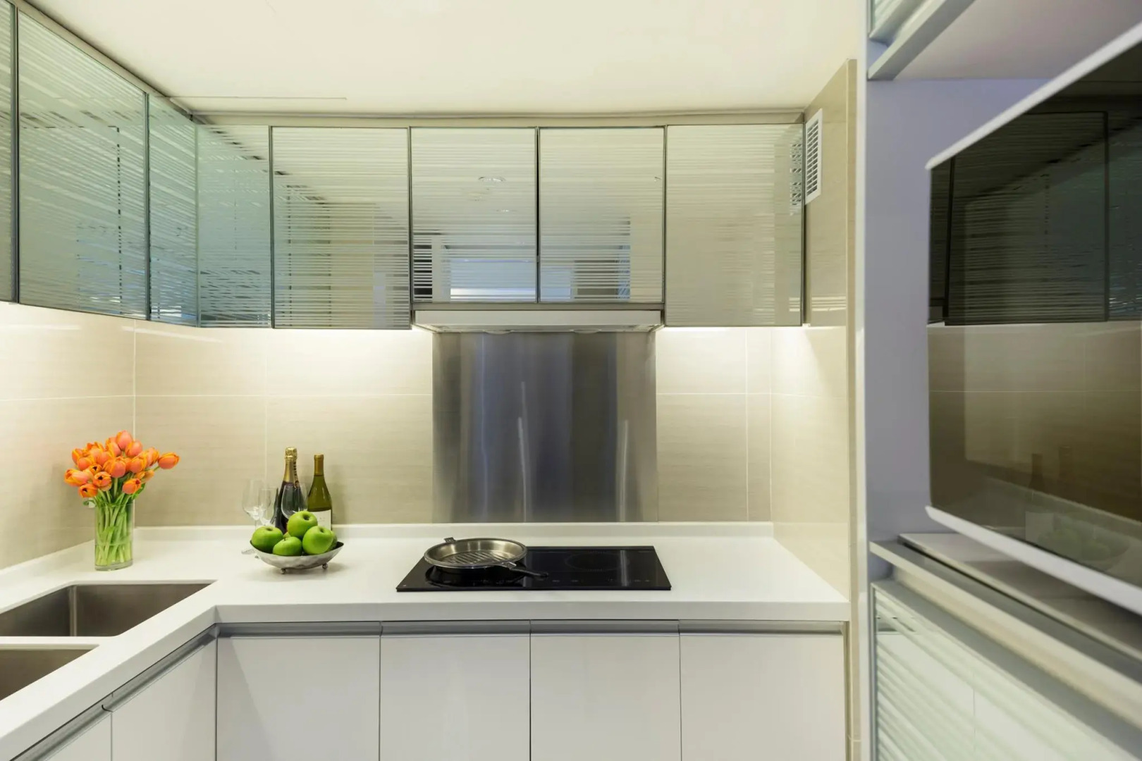 Photo - Regal Oriental Hotel