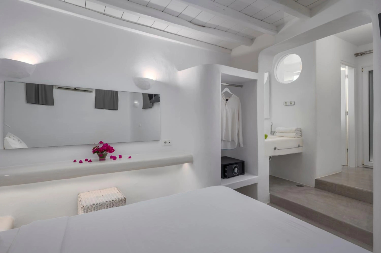 Photo - Flaskos suites