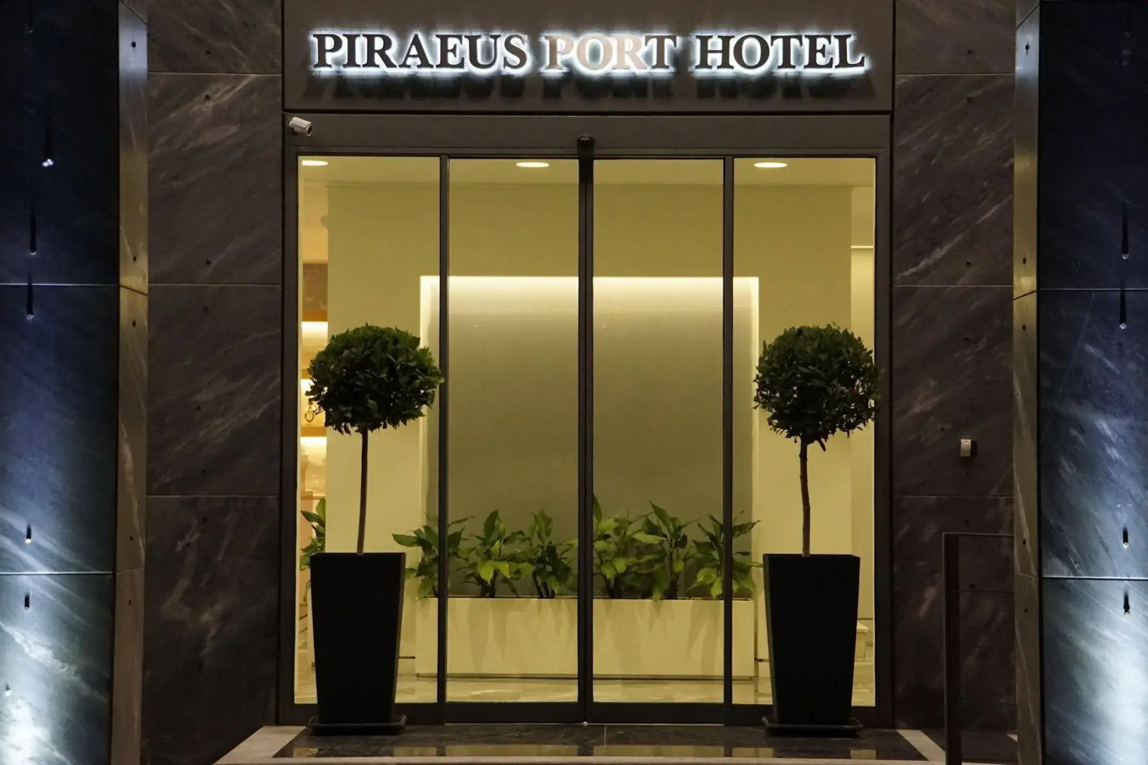 Photo - Piraeus Port Hotel