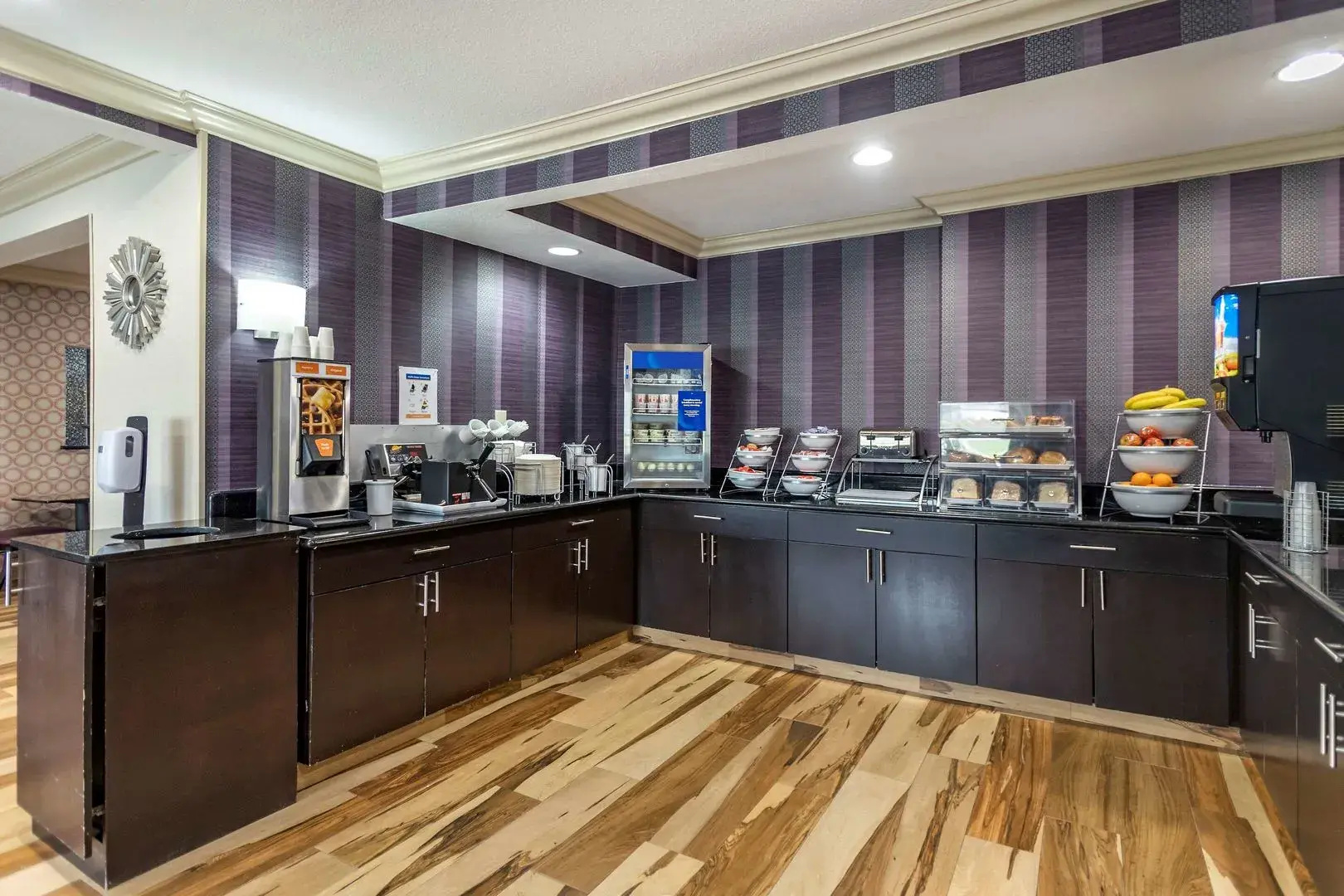 Photo - Comfort Inn Tulsa Midtown