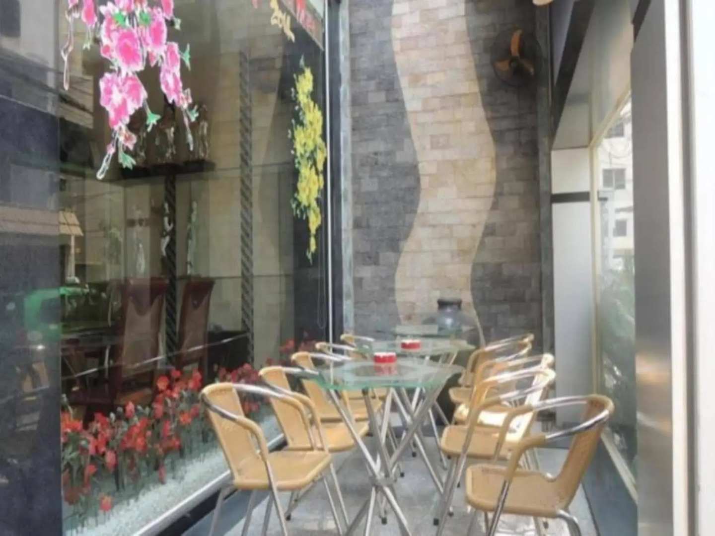 Photo - Hoa De Nhat Hotel- Sân Bay Tân Sơn Nhất