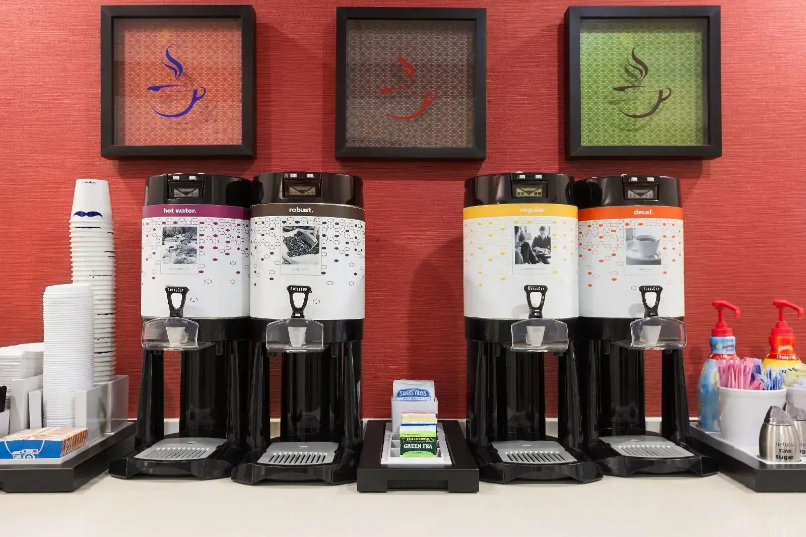 Photo - Hampton Inn & Suites San Bernardino