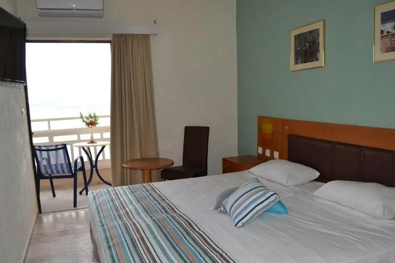 Photo - Sunset Beach Hotel