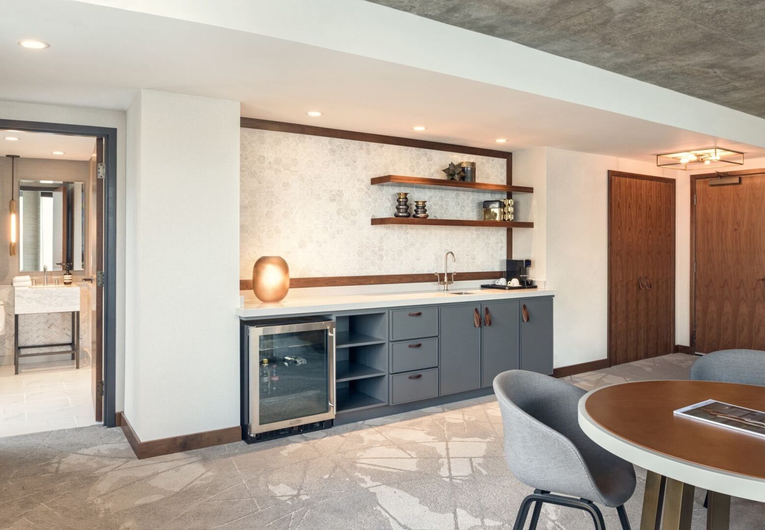 Photo - the DOUGLAS, Autograph Collection